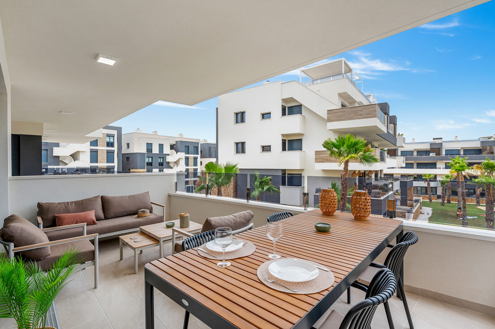 Terras met loungehoek